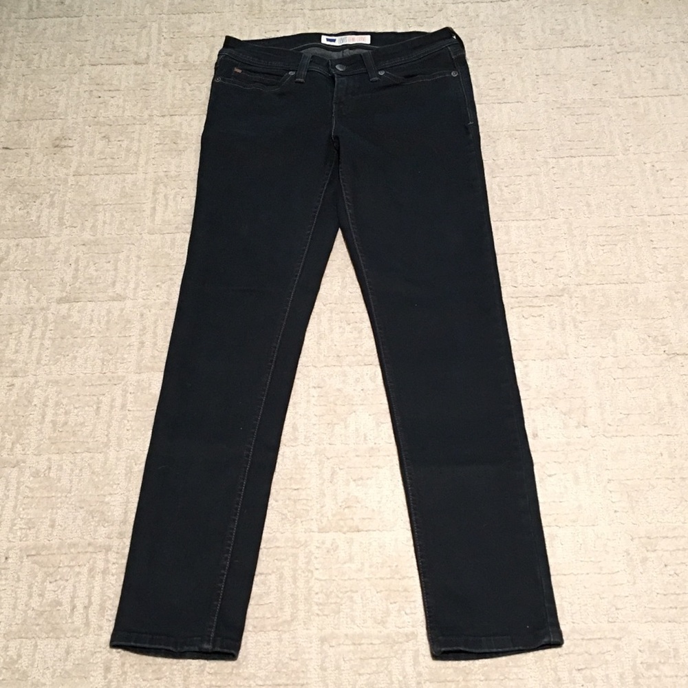 Black Levi’s Demi Curve jeans